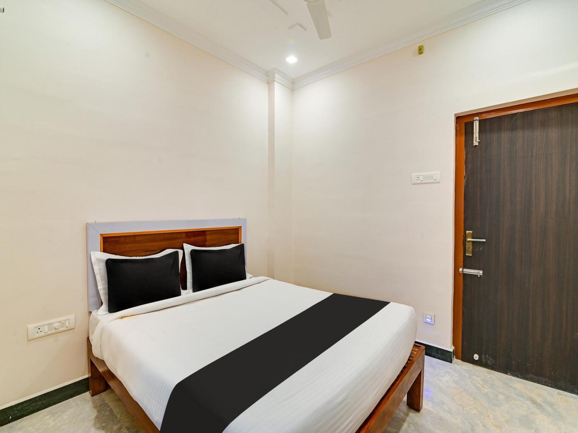 Hotel O Rj Royal Inn ฮอร์นีเบ็ชวา ภายนอก รูปภาพ