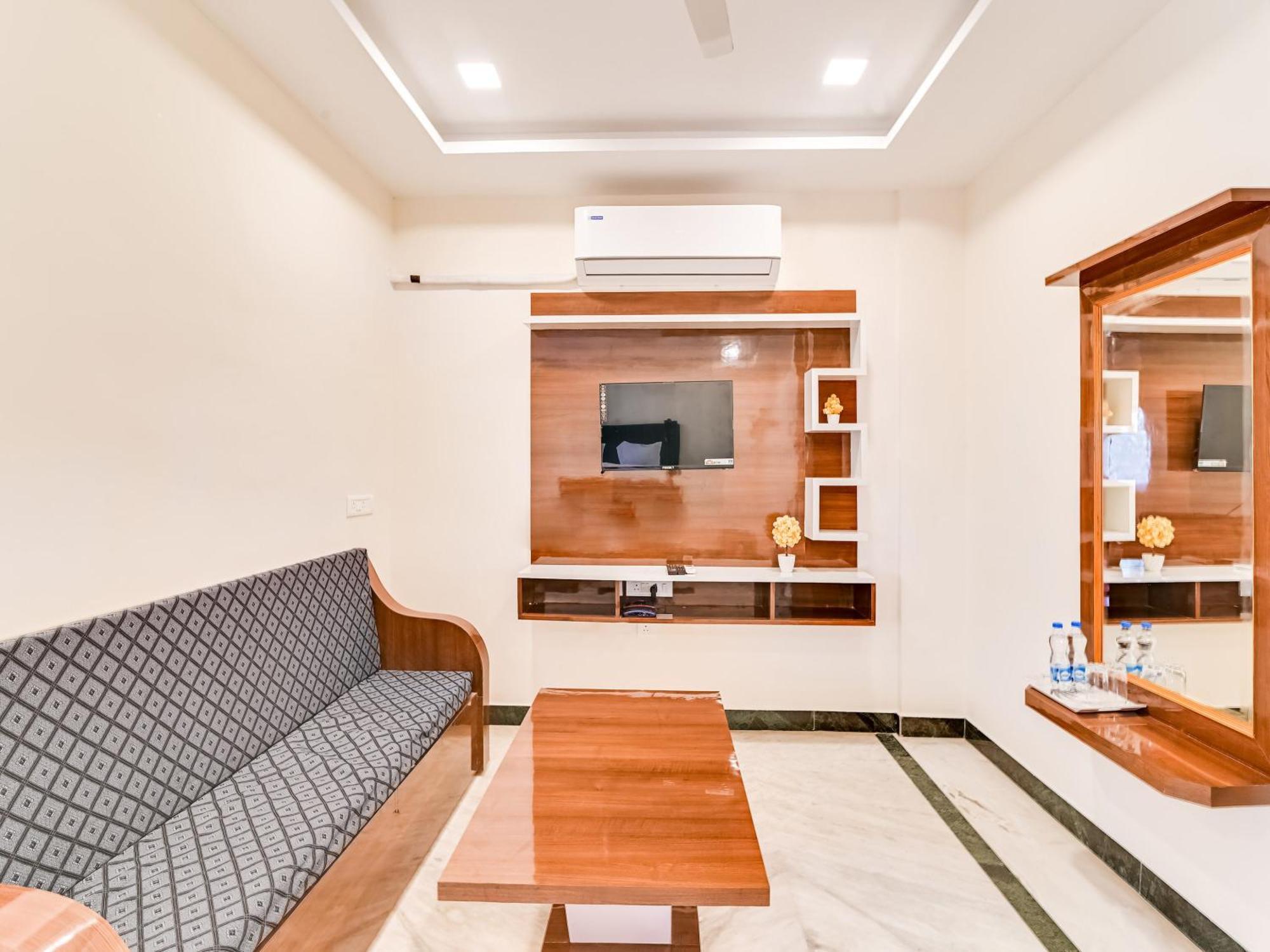 Hotel O Rj Royal Inn ฮอร์นีเบ็ชวา ภายนอก รูปภาพ