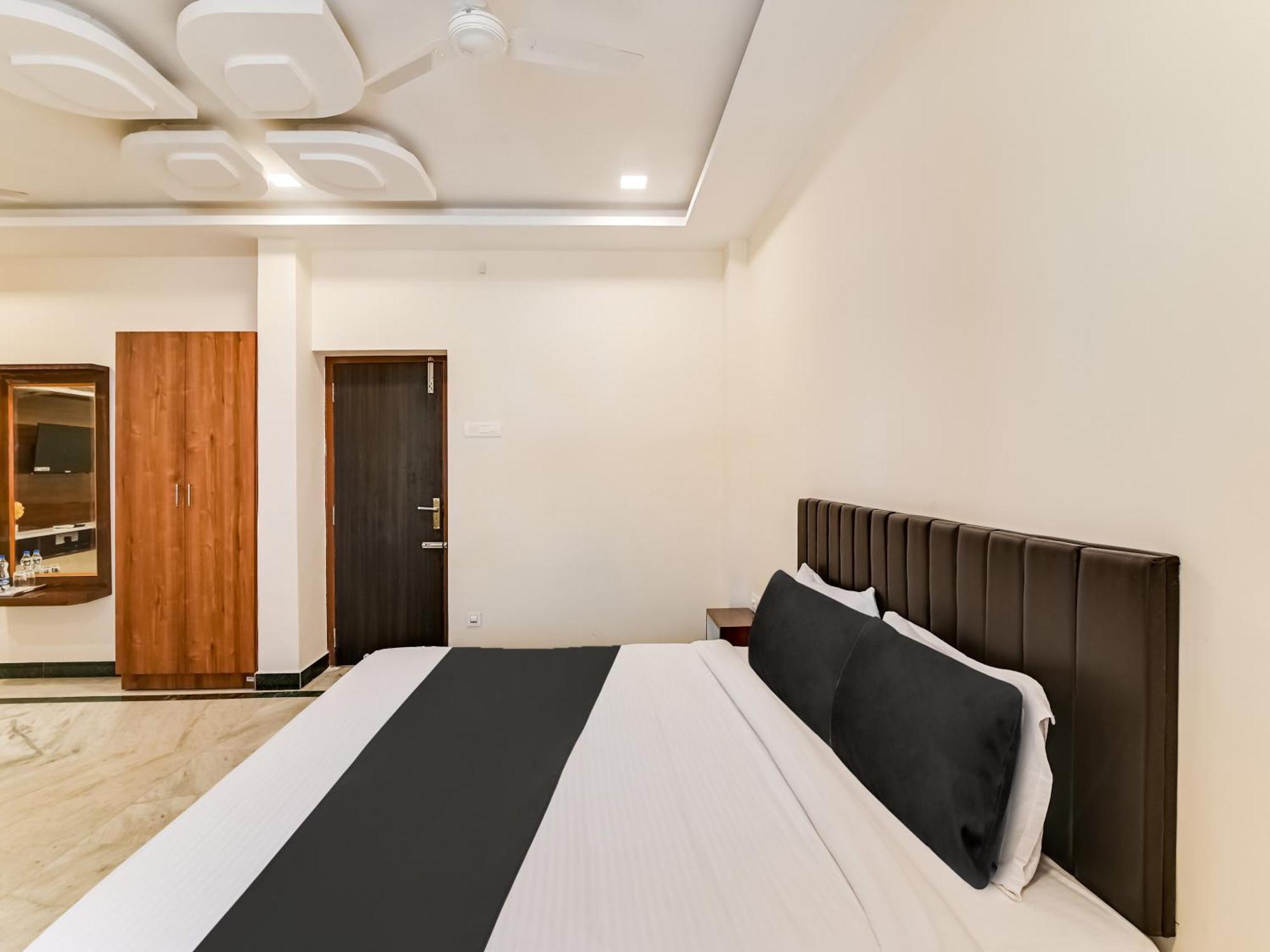 Hotel O Rj Royal Inn ฮอร์นีเบ็ชวา ภายนอก รูปภาพ
