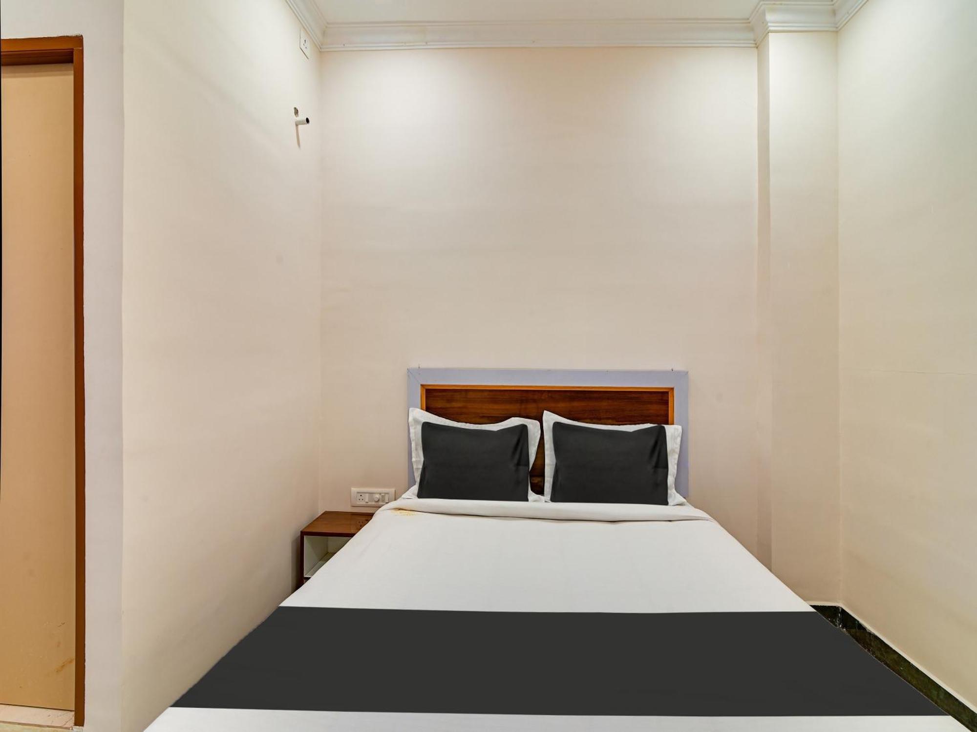 Hotel O Rj Royal Inn ฮอร์นีเบ็ชวา ภายนอก รูปภาพ