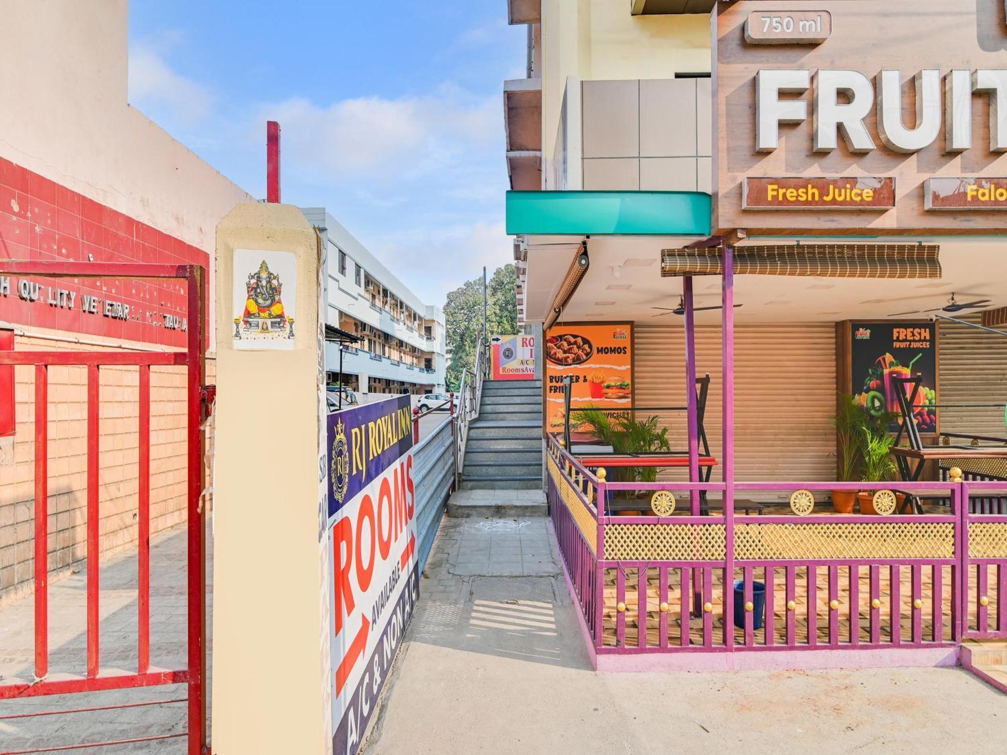 Hotel O Rj Royal Inn ฮอร์นีเบ็ชวา ภายนอก รูปภาพ